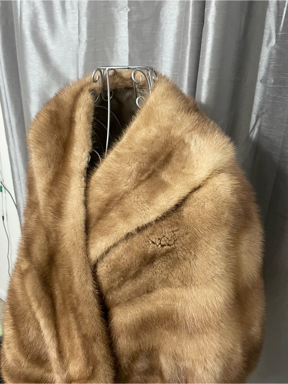 Genuine mink vintage baige stole fur